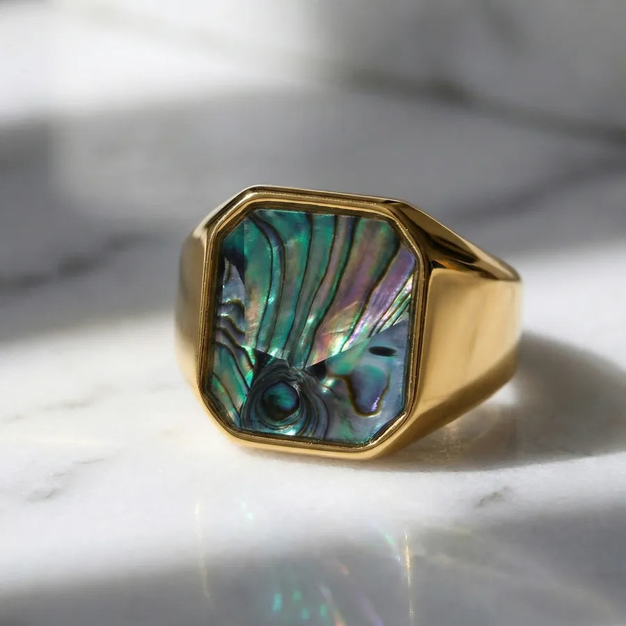 Anillo-Adonis-gold-contexto.jpg