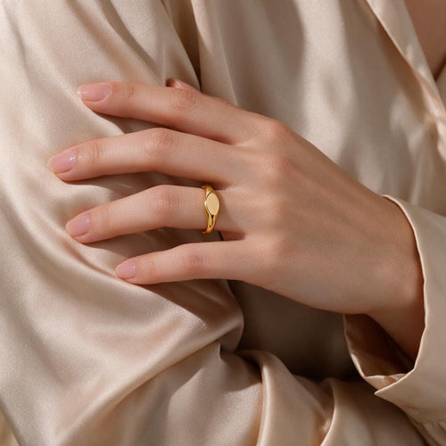 anillo-eirene-dorado-pieza-puesta.jpg