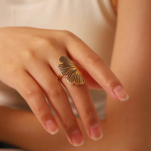 anillo-ginko-dorado-pieza-puesta.jpg