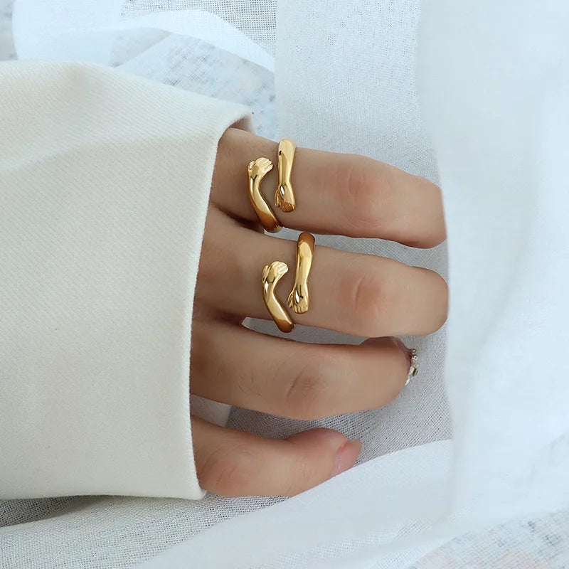 anillo-rhea-dorado-pieza-puesta.jpg