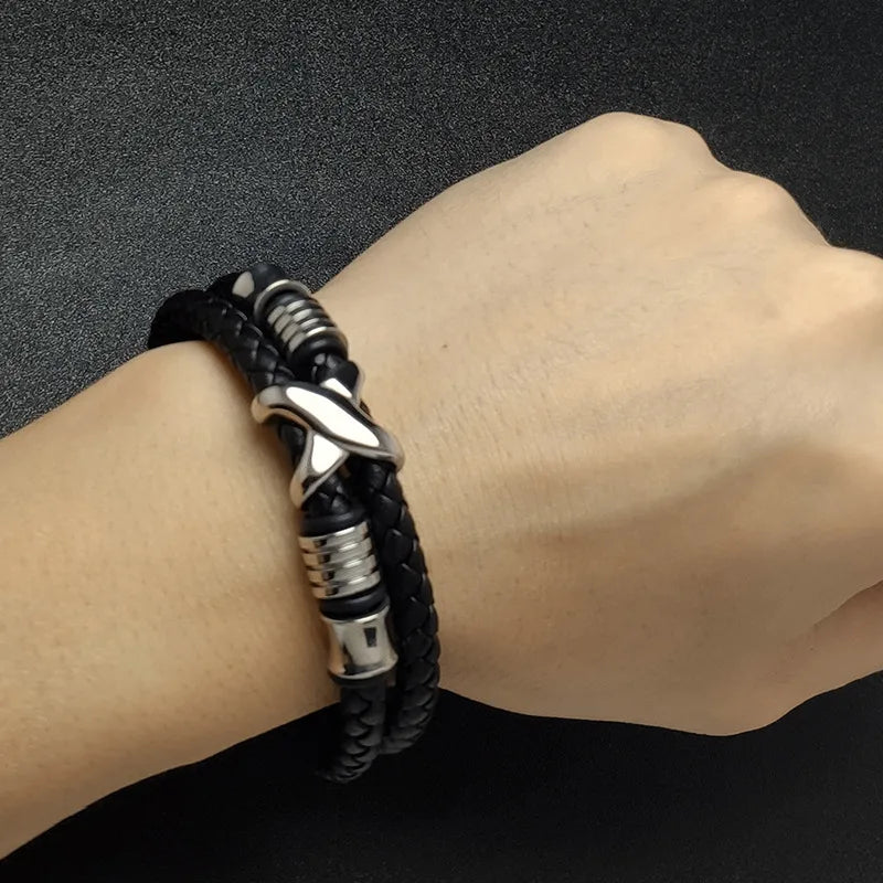 Brazalete-Aether-negra-modelo.jpg