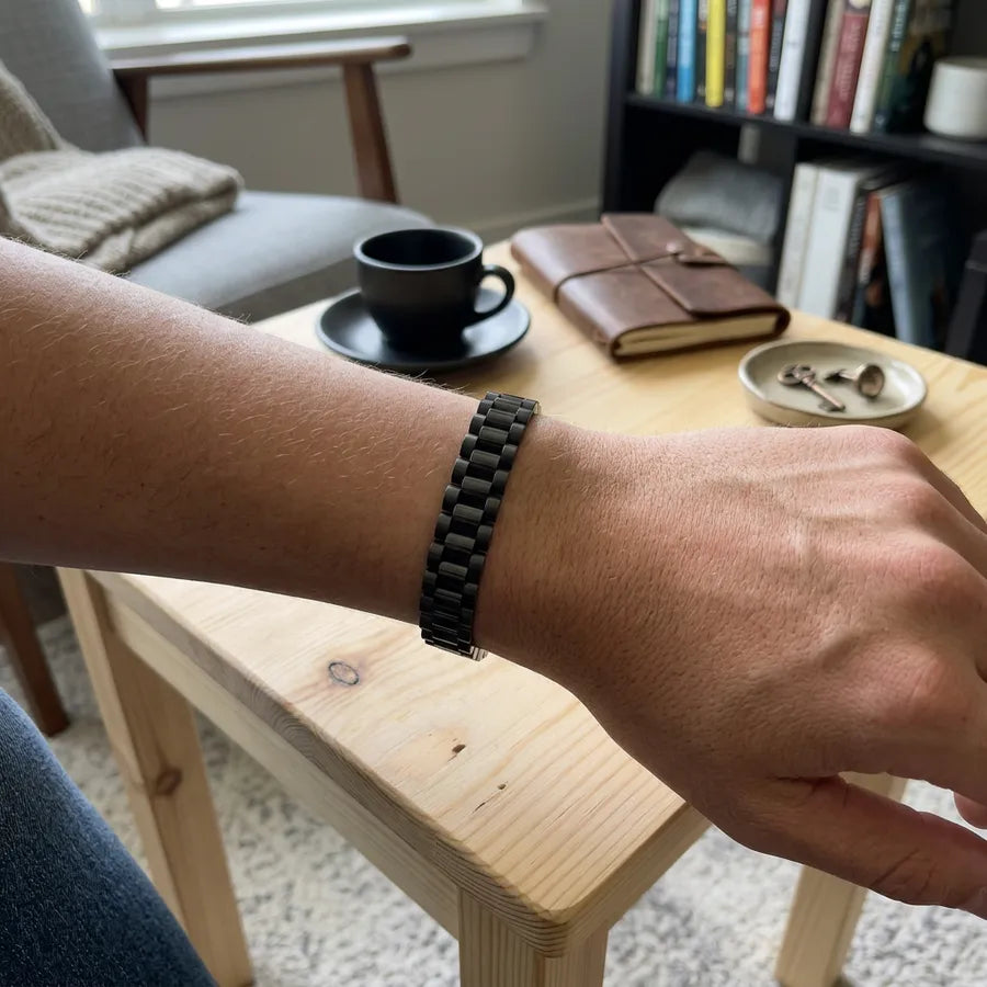 Brazalete-Kretes-black-contexto.jpg