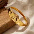brazalete-ourea-dorado-lifestyle.jpg