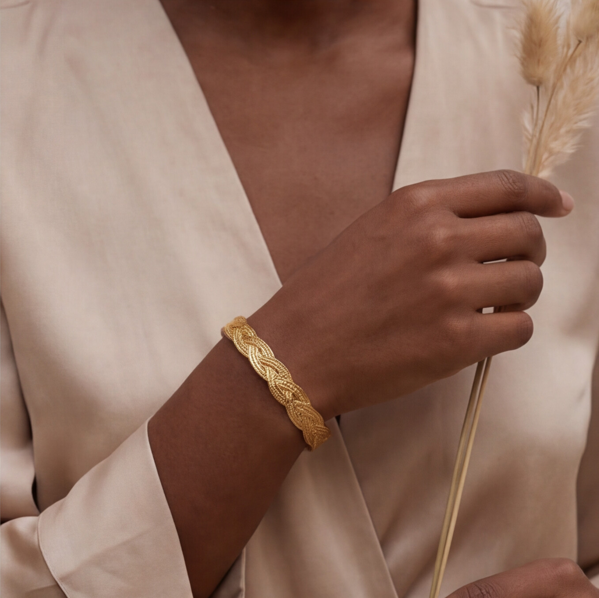 brazalete-selene-dorado-vista-frontal.jpg