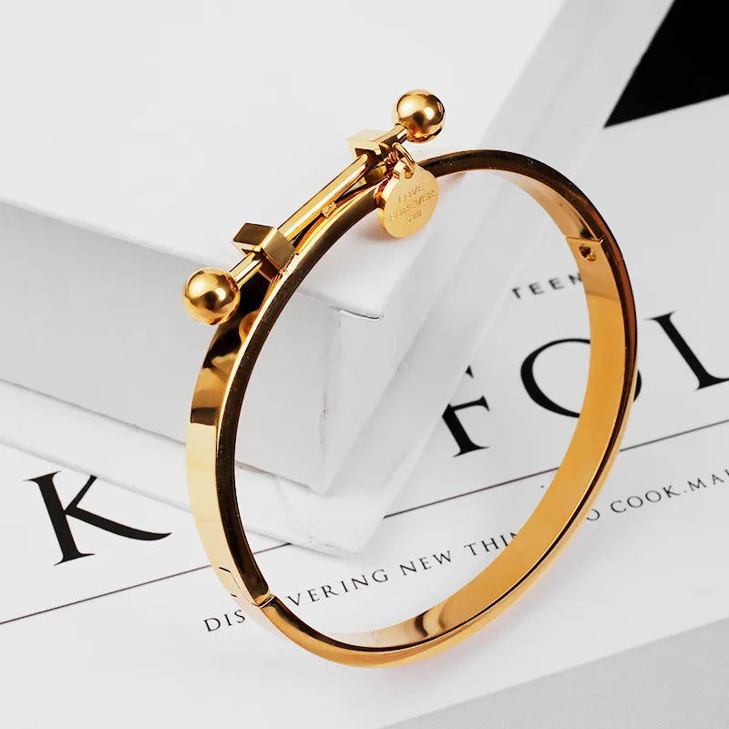 Brazalete_Themis_sobre_fondo_blanco.jpg