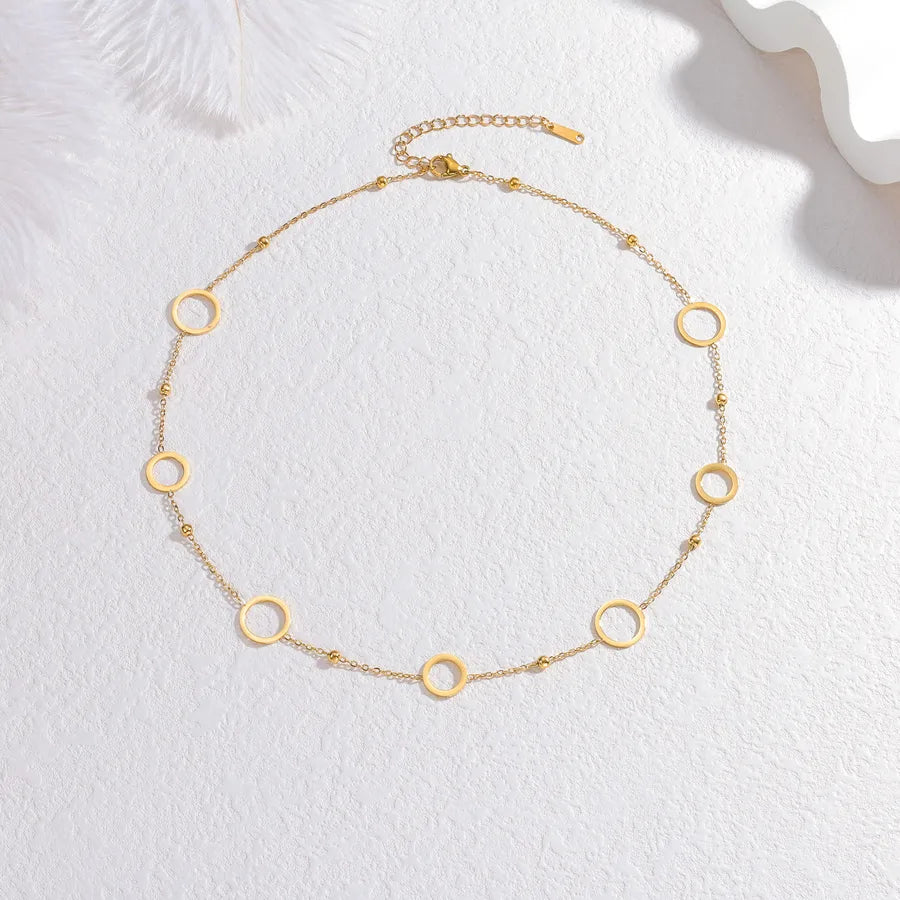 Collar-Aionia-gold-contexto.jpg