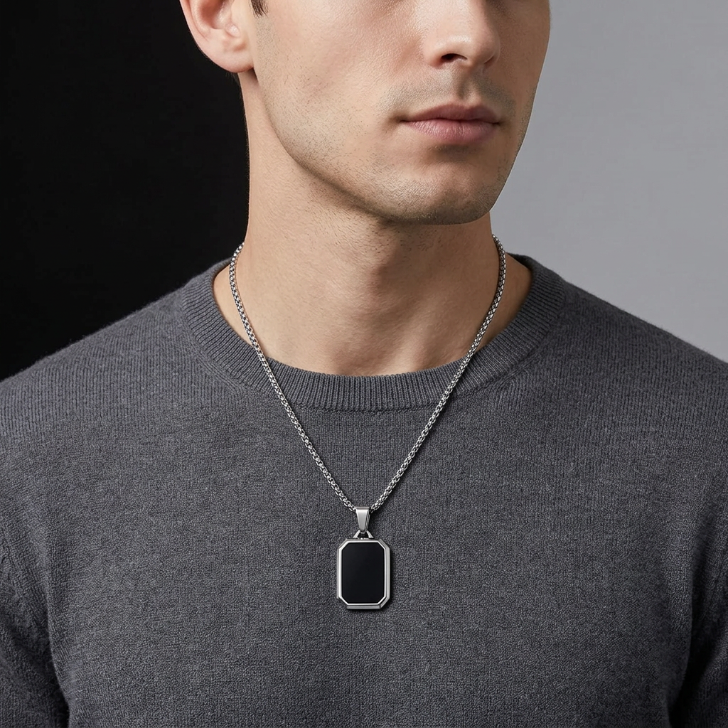 Collar-Atlas-black-modelo.jpg