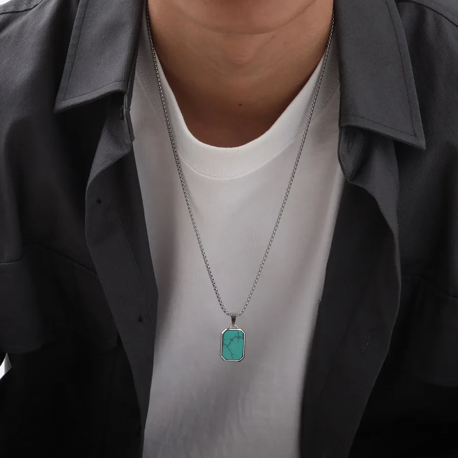 Collar-Atlas-turquoise-modelo.jpg