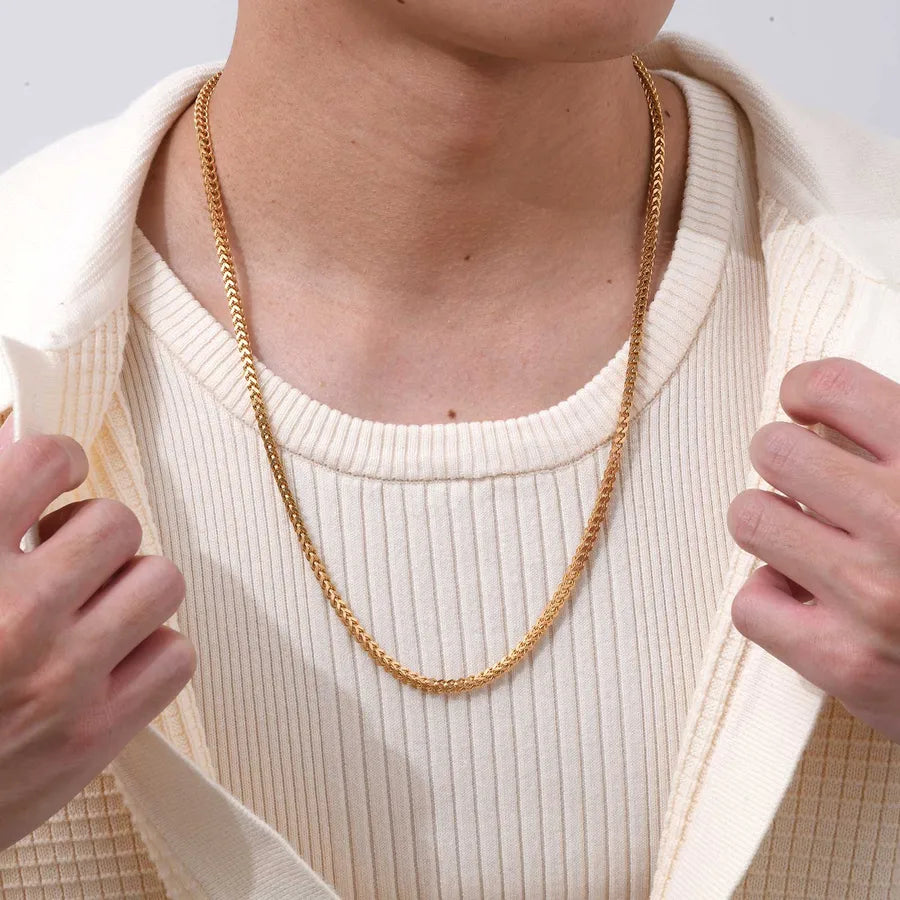 Collar-Eryon-gold-2-modelo.jpg