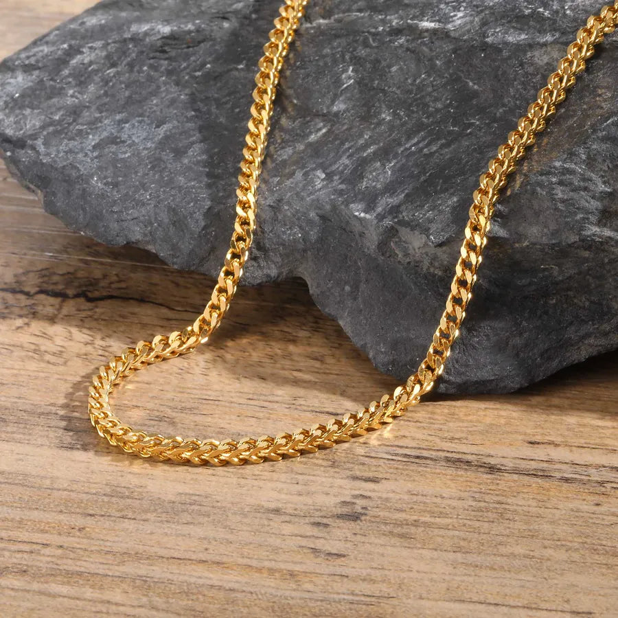 Collar-Eryon-gold-contexto.jpg