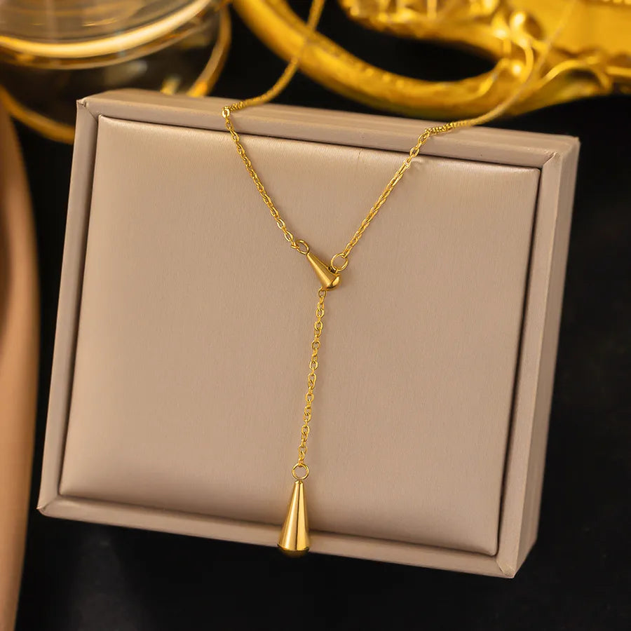 Collar-Nerine-gold-contexto.jpg