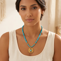 Collar-Tiamat-turquesa-modelo.jpg