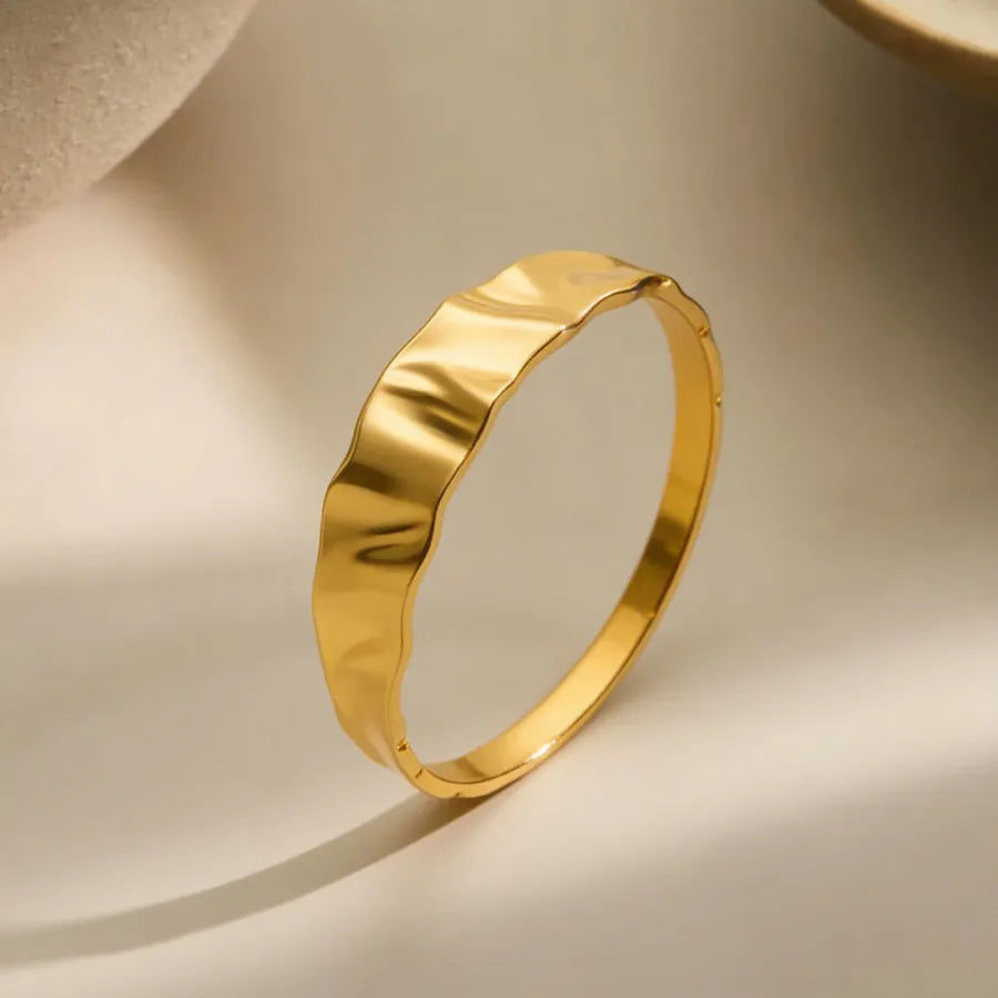 brazalete-ourea-dorado-detalle.jpg