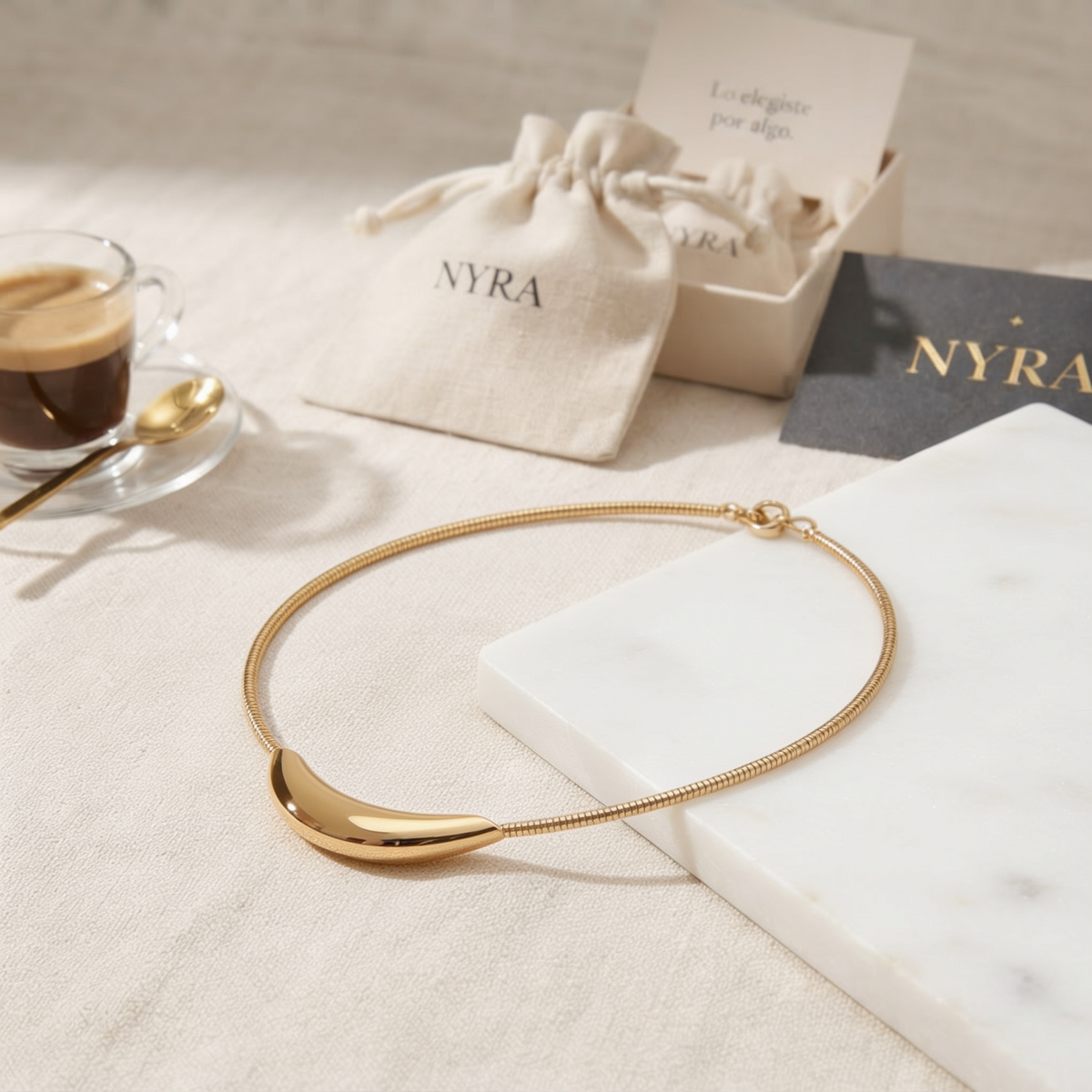 collar-helios-dorado-detalle.jpg