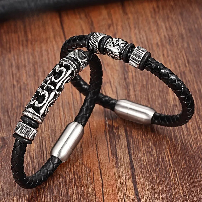 Pulsera-Cadmus-negra-contexto.jpg