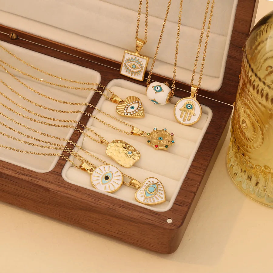 collar_nazar_nyra_foto_de_exhibicion_en_conjunto.jpg